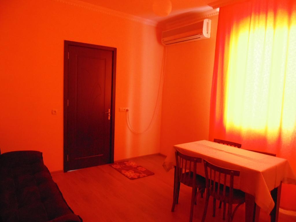 Apartment Merabi Batumi Pokoj fotografie